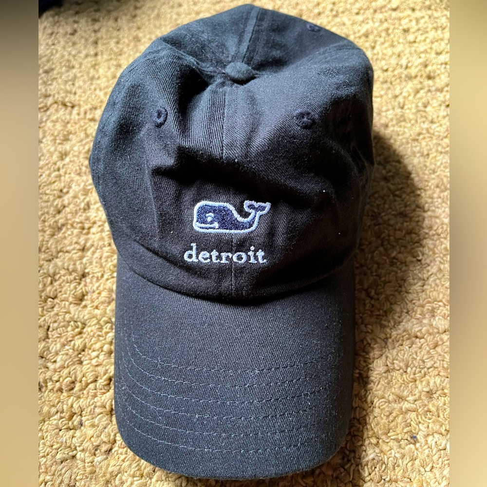 Black Vineyard Vines Detroit hat. Like new. Never worn. NWOT